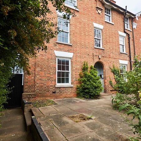 Fantastic Central Stratford Two Bedroom Apartment By Purestay Short Lets & Serviced Accommodation With Parking Exteriör bild