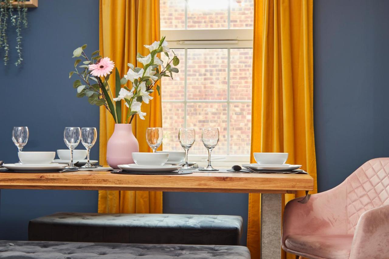 Fantastic Central Stratford Two Bedroom Apartment By Purestay Short Lets & Serviced Accommodation With Parking Exteriör bild