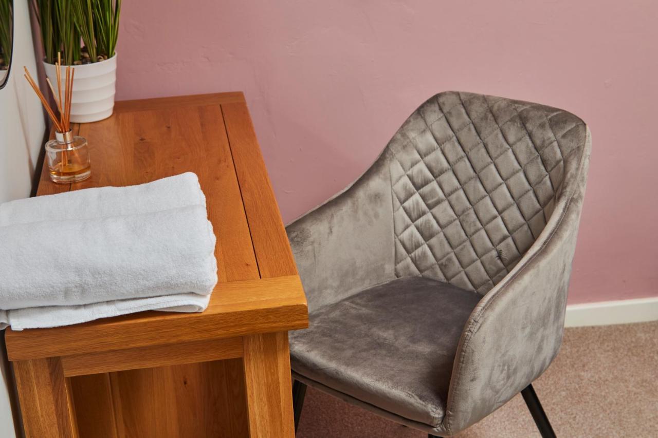 Fantastic Central Stratford Two Bedroom Apartment By Purestay Short Lets & Serviced Accommodation With Parking Exteriör bild