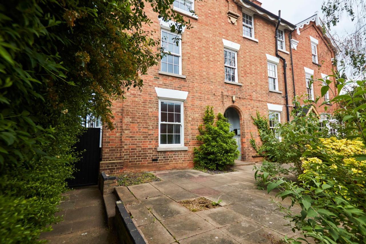 Fantastic Central Stratford Two Bedroom Apartment By Purestay Short Lets & Serviced Accommodation With Parking Exteriör bild