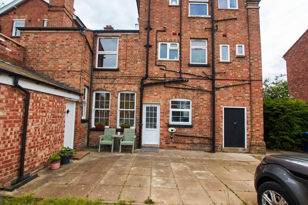 Fantastic Central Stratford Two Bedroom Apartment By Purestay Short Lets & Serviced Accommodation With Parking Exteriör bild